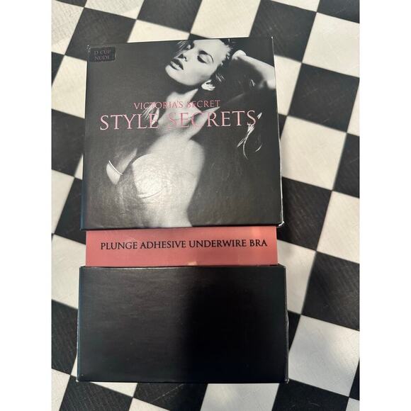 Victoria secret Adhesive Plunge Bra nude size D sexy intimate - Picture 1 of 7